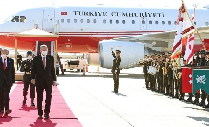 Cumhurbaşkanı Erdoğan, KKTC’de resmi törenle karşılandı