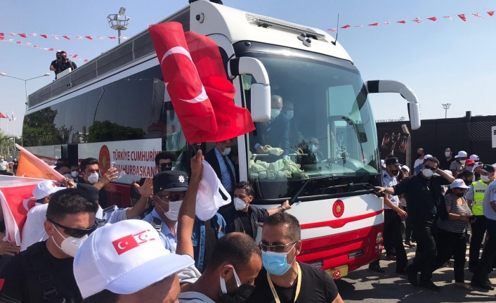 Cumhurbaşkanı Erdoğan’a KKTC’de sevgi seli