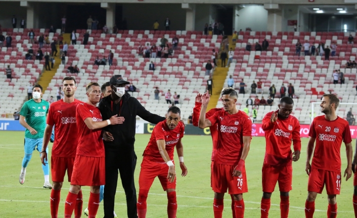 Sivasspor’da maç sonu büyük sevinç