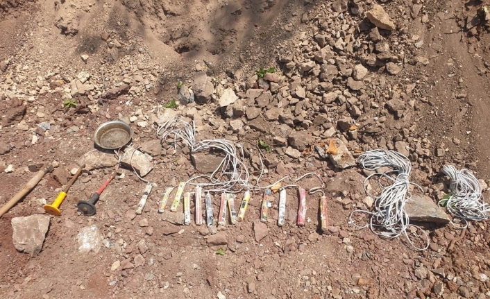 Turgutlu’da 13 dinamit lokumu bulundu