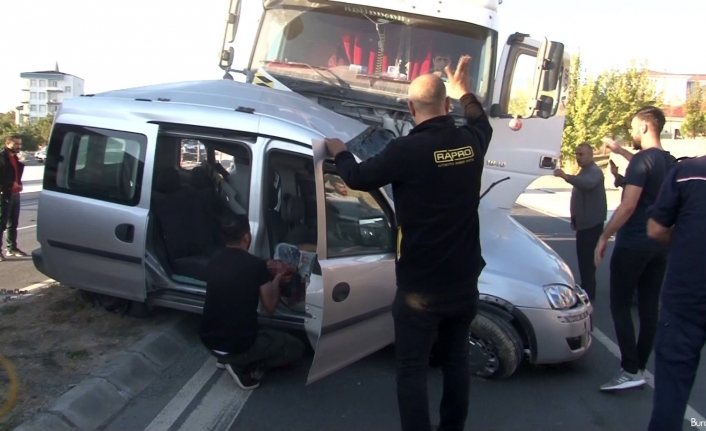 Arnavutköy’de sık sık kazaların meydana geldiği caddede yeni bir kaza oldu: 1 ağır yaralı