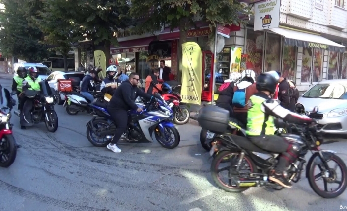 İstanbul’da 720 motosikletli kurye farkındalık için kahvaltıda buluştu