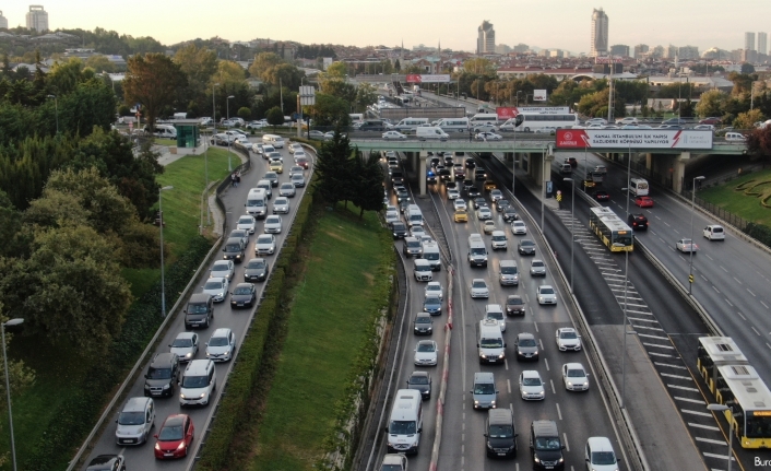İstanbul’da trafik mesaisi erken başladı, yoğunluk yüzde 55’i gördü