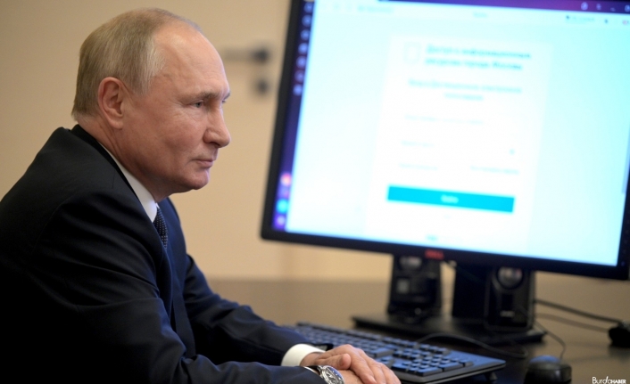 Karantinadaki Putin, Duma seçimlerinde internet üzerinden oy kullandı