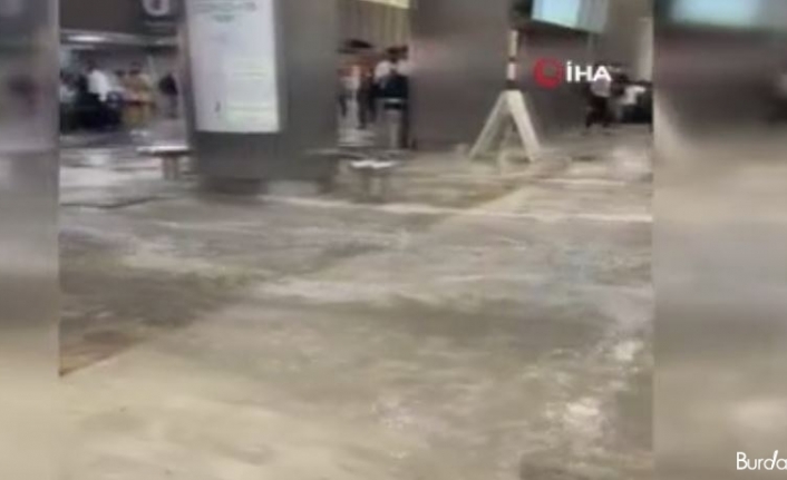 Meksika’da havalimanını su bastı