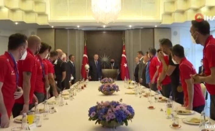Cumhurbaşkanı Erdoğan, Ampute Futbol Milli Takımı’nı kabulü etti
