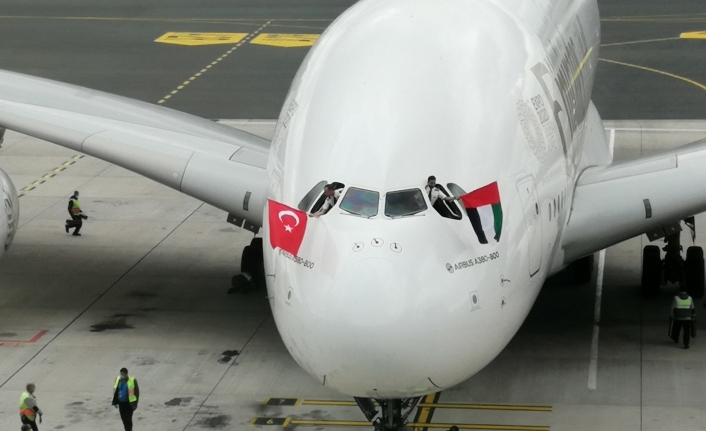 Dünyanın en büyük yolcu uçağıyla İstanbul Havalimanı’na ilk tarifeli uçuş