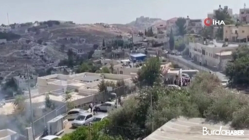 İsrail güçlerinden Mescid-i Aksa’nın güneyinde bir okula ses bombası ve göz yaşartıcı gazla saldırı