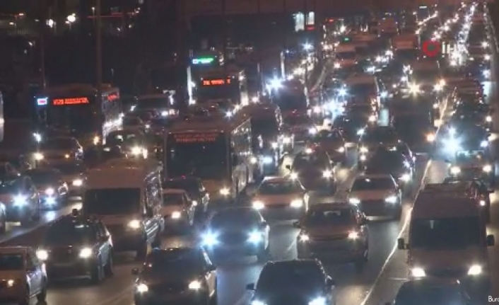 İstanbul’da trafik yoğunluğu seviyesi yüzde 74’e çıktı
