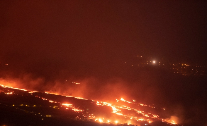 La Palma’daki yanardağda lav çıkışı hızlandı