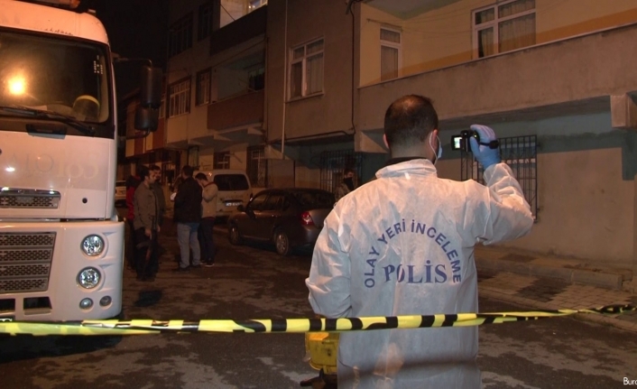 Sancaktepe’de cinnet getiren şahıs dehşet saçtı: 2 bekçi pompalı tüfekle yaralandı