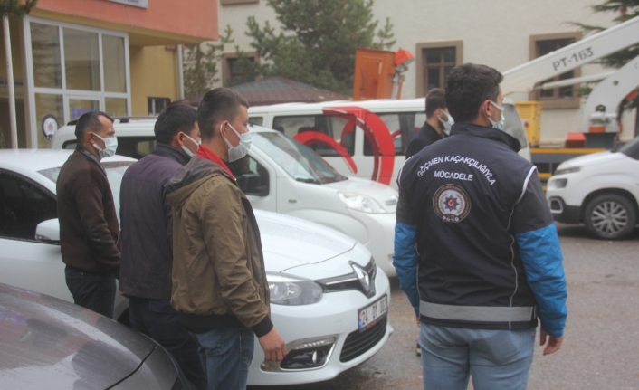 Erzincan’da 8 kaçak göçmen yakalandı