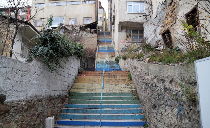 Gümüşhane’de yüzlerce basamaklık merdivenler şaşırtıyor