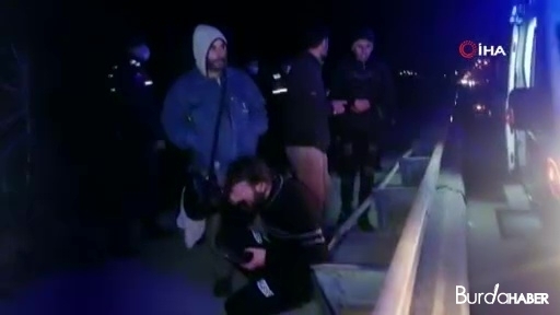 İnsan kaçakçılarının silah zoruyla denize attığı göçmenler Manavgat sahiline çıktı