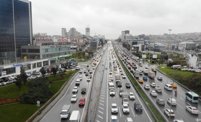 İstanbul’da son iş gününde trafik yüzde 70’i vurdu