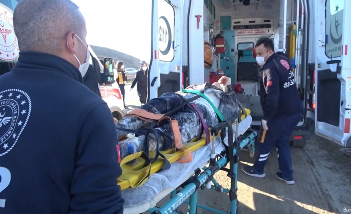 Kırıkkale’de feci kaza otomobil park halindeki otobüse çarptı: 1 ölü 2 ağır yaralı