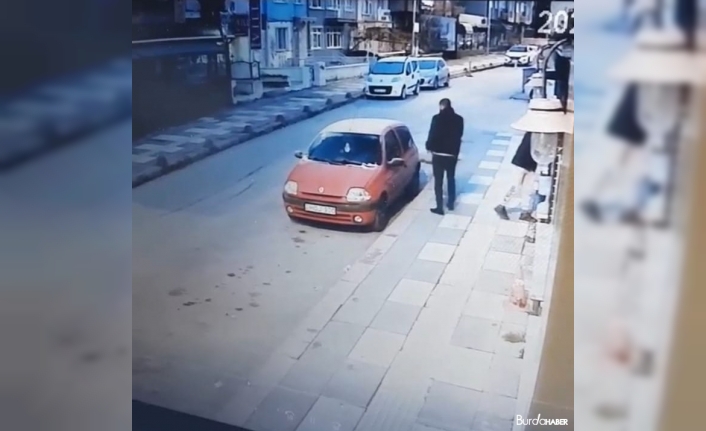 Kütahya’da şaşkınlık uyandıran saniye saniye otomobil hırsızlığı