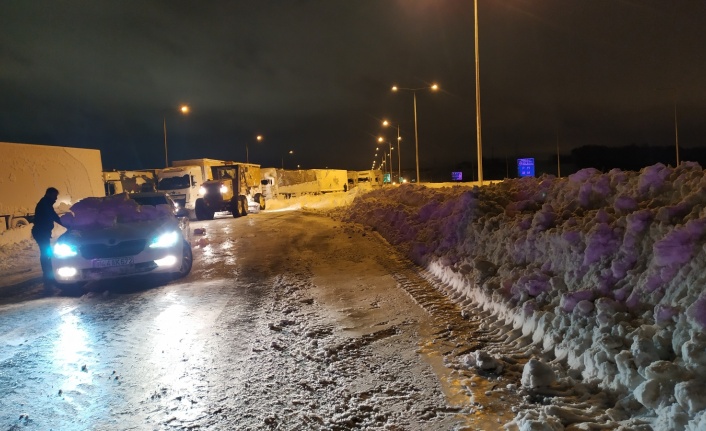 Kuzey Marmara Otoyolu’nda trafik kontrollü olarak sağlanmaya başlandı