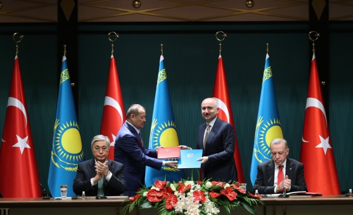 Bakan Karaismailoğlu: “Kazakistan ile transit geçiş belgesi kotası 7,5 kat artacak”