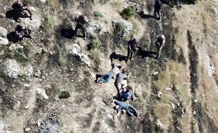 Hain saldırı sonrasında başlatılan operasyonda teröristler mağarada sıkıştırıldı
