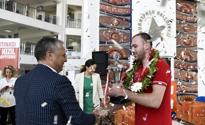 Kızıl Fırtına lakaplı Hasan Mert Kızıl, Kick Boks Dünya Kupası’nda şampiyon oldu