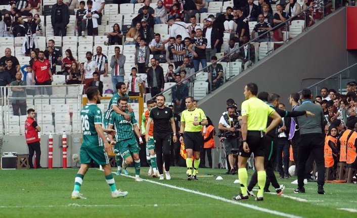 Spor Toto Süper Lig: Beşiktaş: 0 - İH Konyaspor: 1 (İlk yarı)