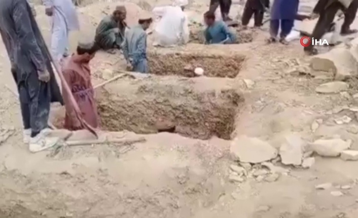 Afganistan’daki depremde can kaybı bine yükseldi