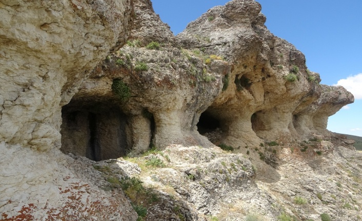 Bu mağara binlerce yıldır gizemini koruyor