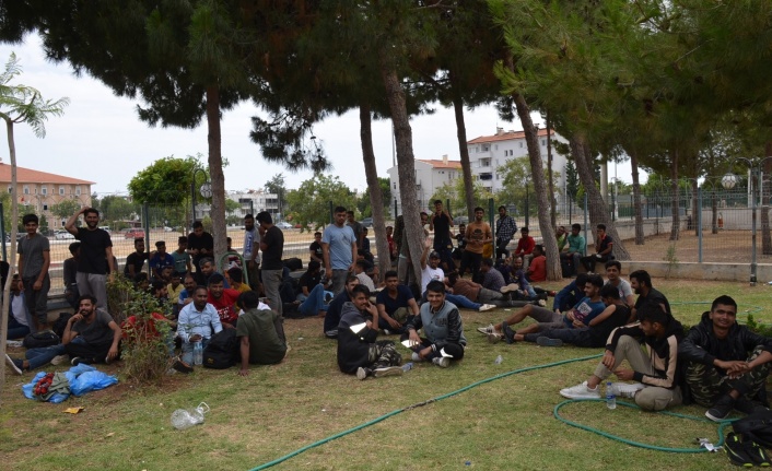Didim’den Yunan adalarına kaçmaya çalışan 136 göçmen yakalandı