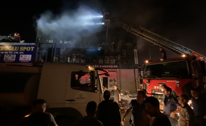 Diyarbakır’da gıda toptancılar sitesinde yangın çıktı