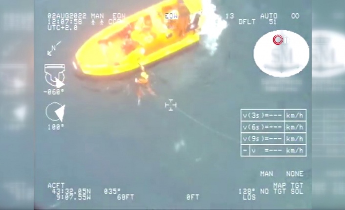 Alabora olan yelkenlide 16 saat hayatta kalmayı başaran Fransız denizci kurtarıldı