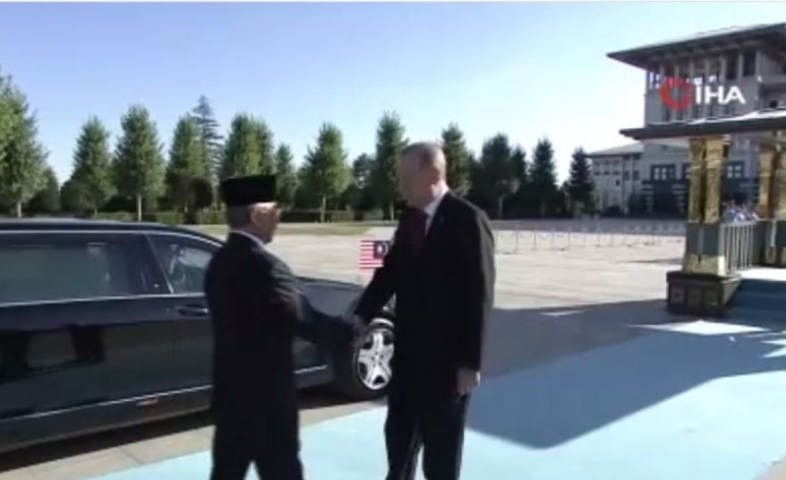 Cumhurbaşkanı Erdoğan, Malezya Kralı Abdullah Şah’ı resmi törenle karşıladı