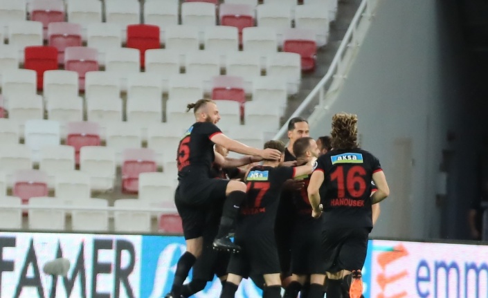 Spor Toto Süper Lig: D.G. Sivasspor: 0 - Gaziantep FK: 1 (İlk yarı)
