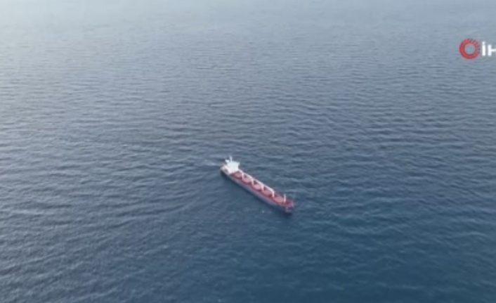 Tahıl yüklü gemi “Razoni” İstanbul açıklarında dron ile görüntülendi