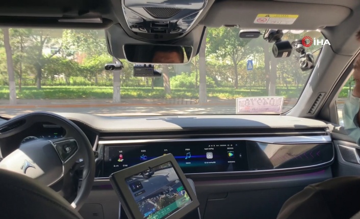 Çin’de robot taksi uygulaması yaygınlaşıyor