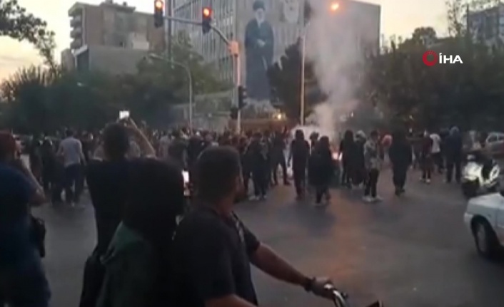 İran’da Mahsa Amini için başlayan gösteriler sürüyor
