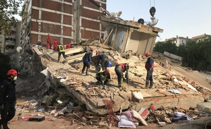 Depremde 15 kişiye mezar olan apartmanın davasında 1 sanığa tahliye