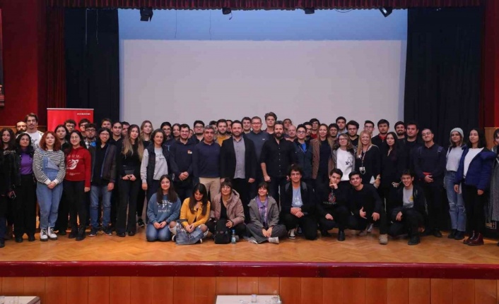 DEÜ, NASA’daki Türk astrofizikçiyi öğrencilerle buluşturdu