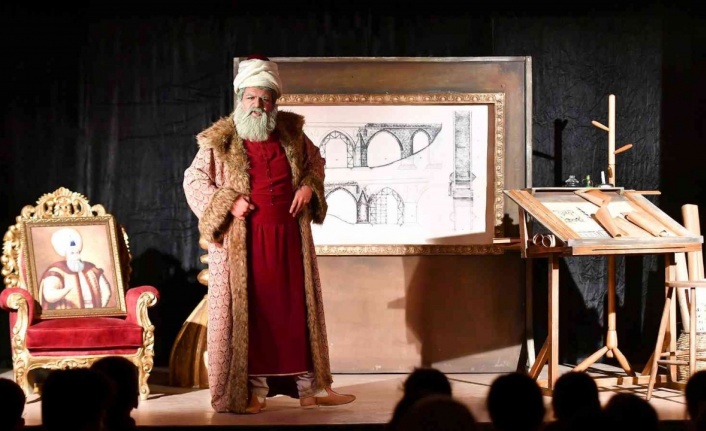 Mersin’de ’Ben Mimar Sinan’ oyunu sahnelendi