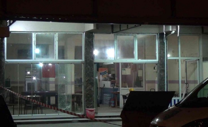 Bandırma’da kahvehanede çıkan tartışma silahlı kavgaya dönüştü: 3 yaralı