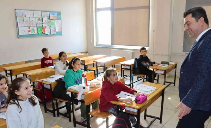 Öğrenciler kış okulunda ilim, sanat, matematik ve İngilizce öğreniyor