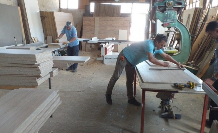 Safranbolu Belediyesi mobilyalarını kendi üretiyor
