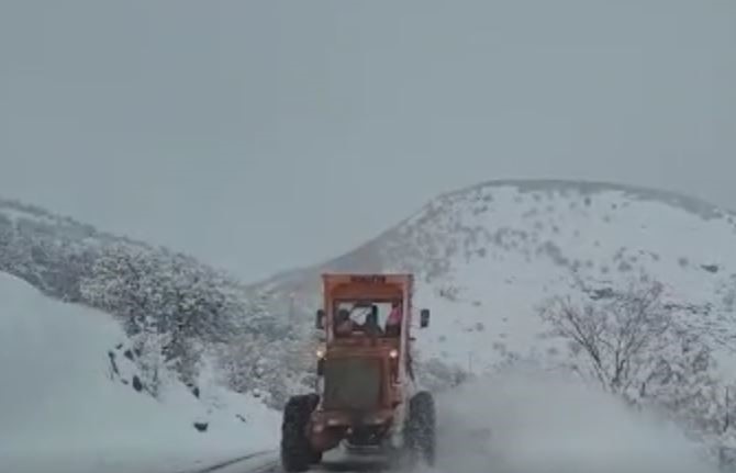 Tunceli’de karla mücadele çalışmaları sürüyor