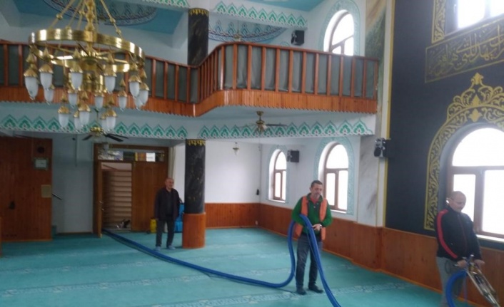 Altınova’da camiler Ramazan’a hazır