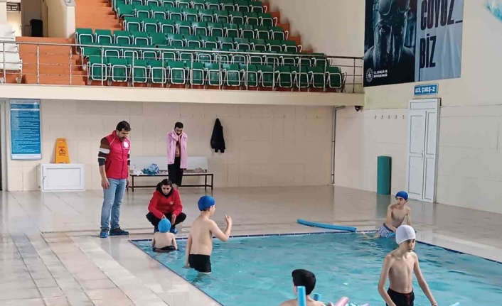 Bingöl’de depremzedelere havuz organizasyonu