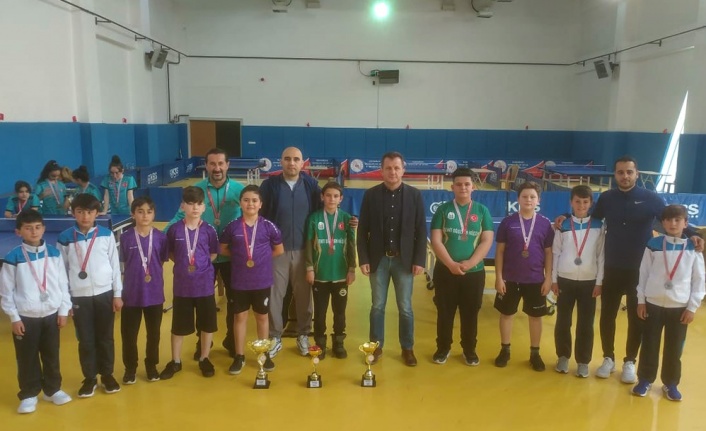 Karaman’da okullar arası küçükler masa tenisi il birinciliği müsabakaları sona erdi