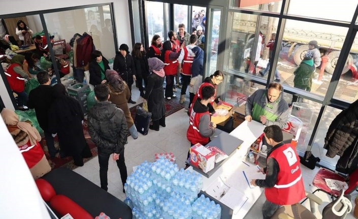Kızılay Talas Şubesi Bağışları Depremzedelere Ulaştırıyor