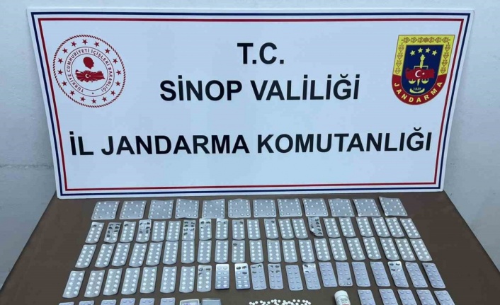 Sinop’ta torbacıya baskın: 1017 sentetik hap ele geçirildi