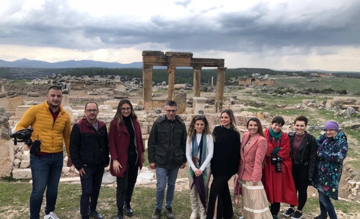 Yurt dışından gelen gazeteciler, Uşak’ın tarihi yerlerini gezdi