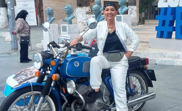 Bahar Öztan, Kemal Sunal’la oynadığı filmdeki motosiklete 41 yıl sonra tekrar bindi